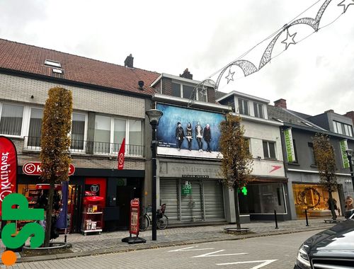                                         Handelsgelijkvloers te huur in Geel, € 1.700
