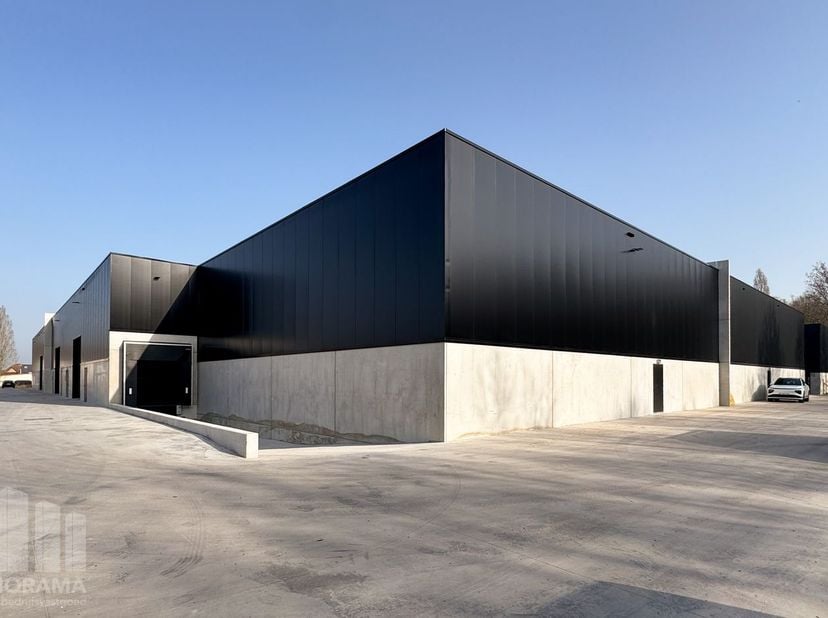 KMO-unit van 804 m² te huur, de unit maakt deel uit van het "Stuckens Business Park" en is strategisch gelegen in Buggenhout, aan de rand van het Bugg