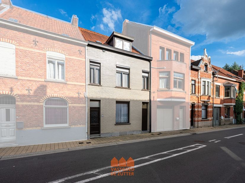 Huis te koop in Gulden Sporenstraat 51,
                    9900 Eeklo