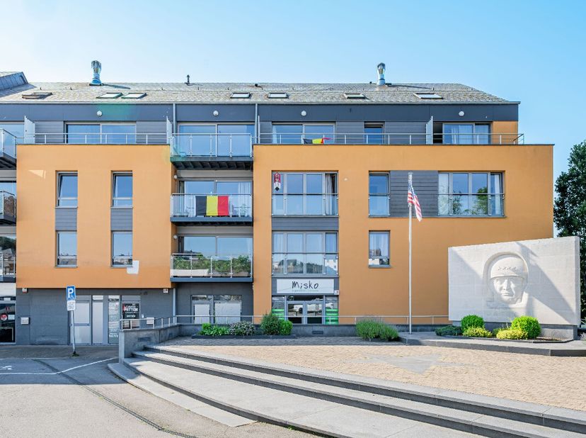 [[ DIT PAND NEEMT DEEL AAN DE ERA OPEN HUIZEN DAG OP 19/9 VAN 17:30 TOT 18:30 ]] ERA B-LUX biedt u dit 1-slaapkamer appartement aan, ideaal gelegen in