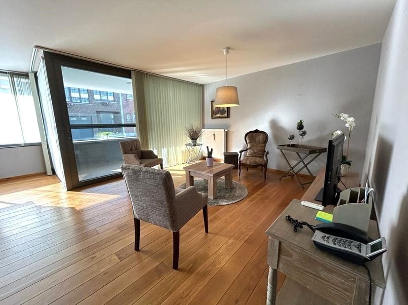 BEZOEK AANVRAGEN ENKEL MOGELIJK VIA VOLGENDE LINK: https://verlinden.mijnhuurprofiel.be/property/2b5e3afe-9ba0-483e-aec9-4f07e04bdb0e<br />
Dit gelijk