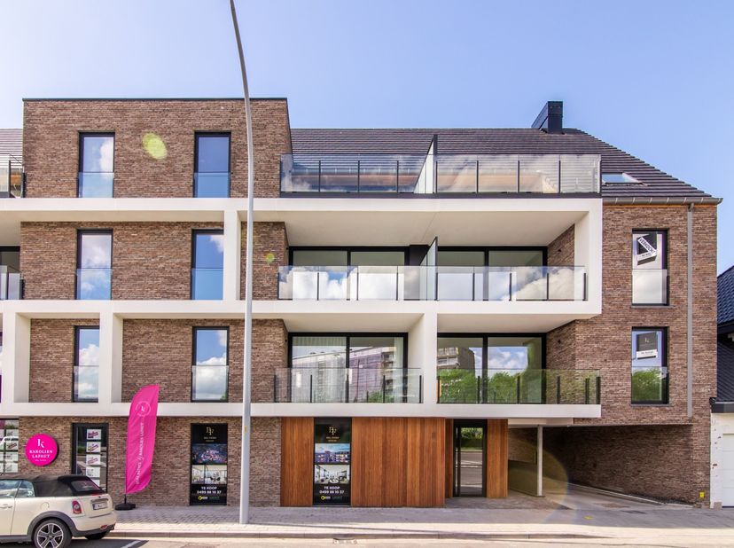 Garage à vendre
                    à 8800 Roeselare