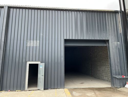                                         Kleine winkel te huur in Hautrage, € 995
