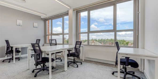 Bien professionnel à louer à Pastoor Cooremanstraat 3, 1702 Groot-Bijgaarden