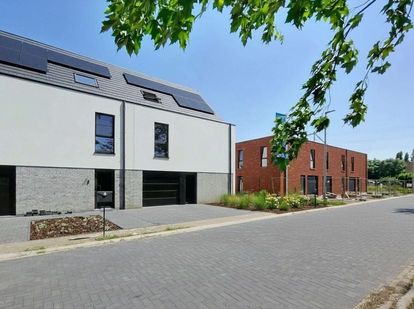Huis te koop in Doornzeledries/Lochtingstraat LOT 08,
                    9940 Evergem