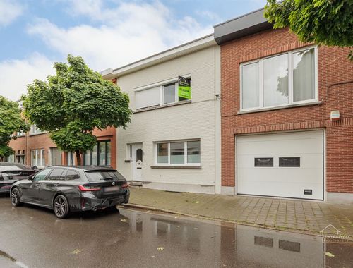                                         Eengezinswoning te koop in Wilrijk, € 348.000
