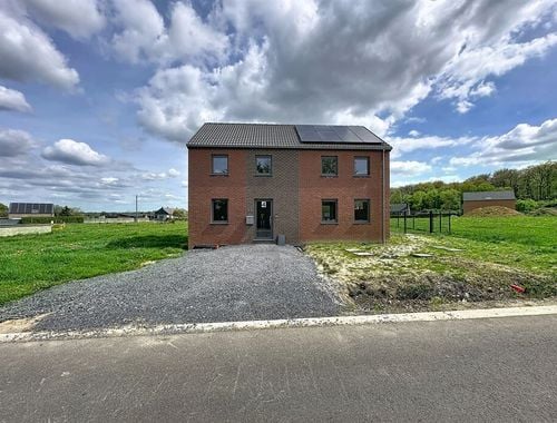                                         Woning te koop in Seloignes, € 299.000
