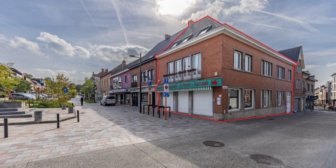 Bedrijfsvastgoed te koop in Markt 46, 9890 Gavere