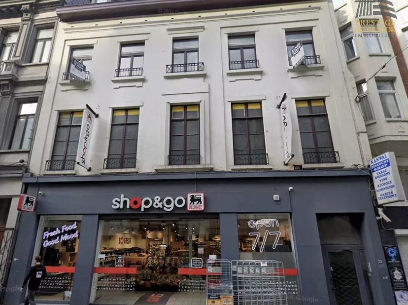 BRUXELLES-CENTRE: REF: 7580316 - COMMERCIEEL VASTGOED!<br />
Dit gebouw voor gemengd gebruik ligt in het hart van de dynamische wijk Place de la Monna