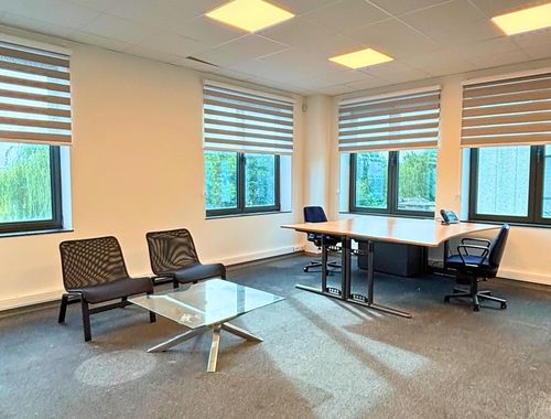                                         Bureaux à louer à Drogenbos, € 1.000

