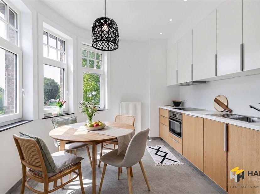 Appartement (73 m²) avec 1 chambre et jardin (17 m²) à Mortsel, prêt à être emménagé.<br />
Situé dans une rue calme à sens unique au centre de Morts