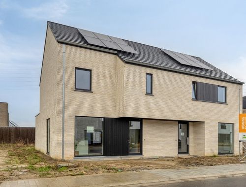                                         Woning te koop in Roeselare, € 346.654
