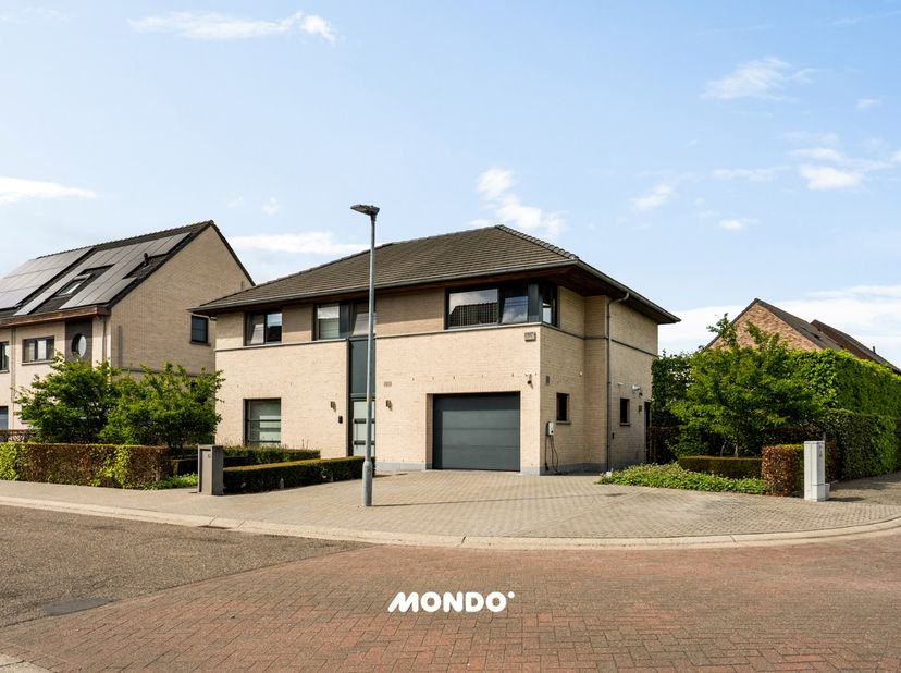 Bienvenue dans cette magnifique maison individuelle située au 47 Weerstanderslaan - 2830 Willebroek ! <br />
Cette maison allie espace, confort et emp