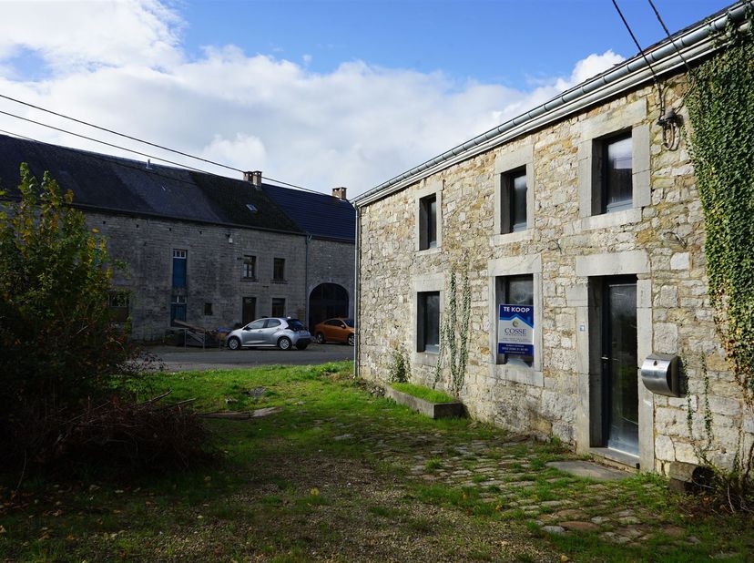 Ferme en Pierre à Wéris, Durbuy<br />
<br />
À vendre : Charmante partie de ferme en pierre du pays située dans le magnifique village de Wéris, l'un