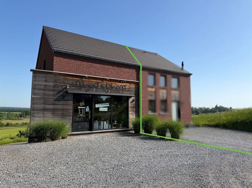 Bien professionnel à vendre à Rue du Vivier  52,
                    6900 Marche-en-Famenne