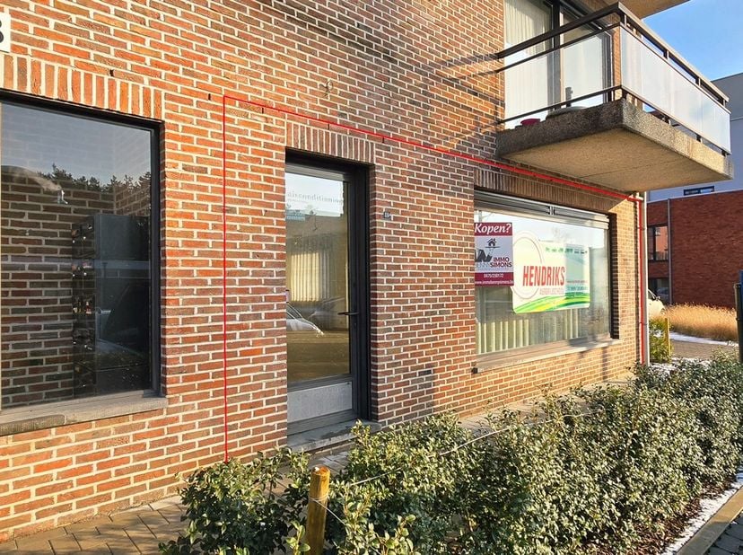 Bien professionnel à vendre
                    à 3560 Lummen