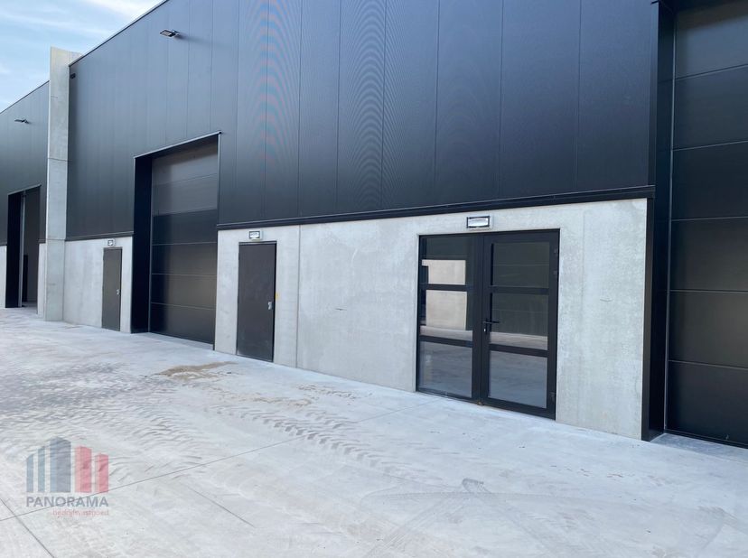 KMO-unit van 346 m² te huur, de unit maakt deel uit van het "Stuckens Business Park" en is strategisch gelegen in Buggenhout, aan de rand van het Bugg