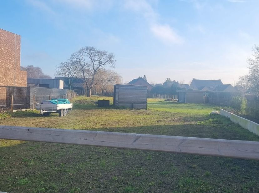 Open bouwplaats 12 are, landelijk gelegen.<br />
Onmiddellijk beschikbaar.