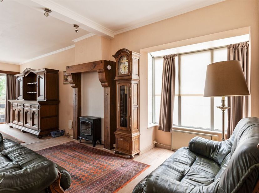 Journée portes ouvertes le samedi 14 mars de 15h30 à 16h30.<br />
Appartement bien entretenu et rafraîchissable avec 2 chambres à coucher, terrasse et