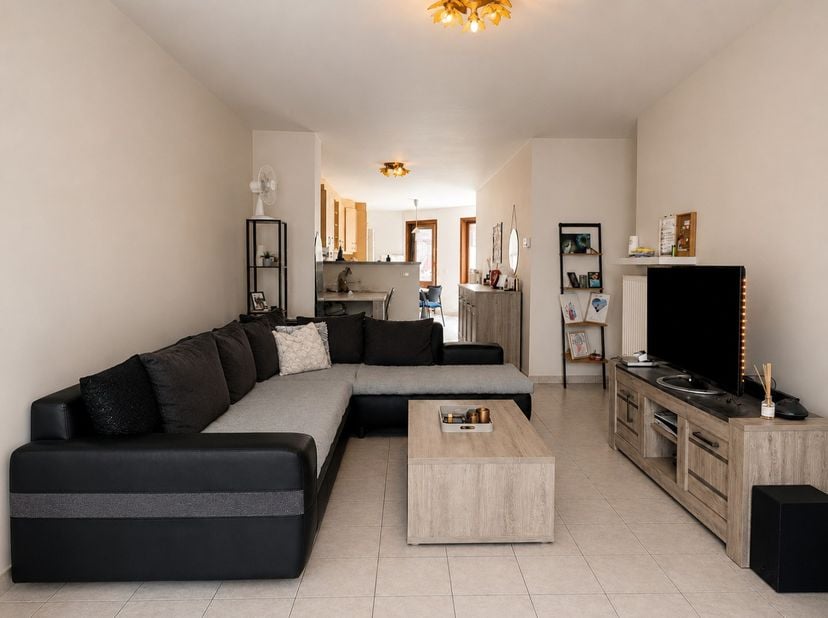 Appartement au rez-de-chaussée bien situé à Nieuport-ville, à quelques pas de la Grand-Place, des commerces, des restaurants et des transports en comm