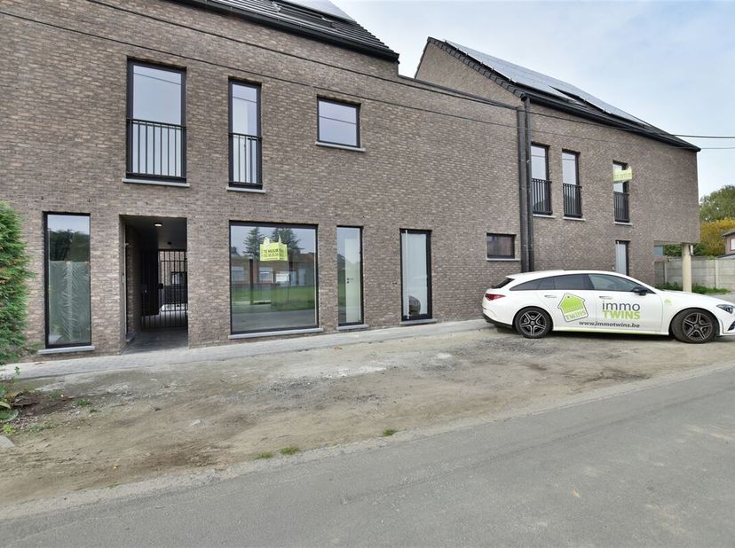 Prachtig nieuw appartement<br />
Deze site heeft een tijdloze, smaakvolle architectuur met oog voor klasse. De inrichting is gedaan met hoogwaardige m