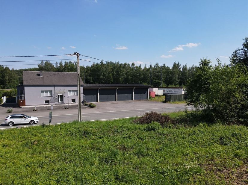 W Immobilière vous propose à Saint-Mard, un terrain à bâtir de 11 ares 17 centiares pour une construction d'une habitation. Ce terrain est orienté ple