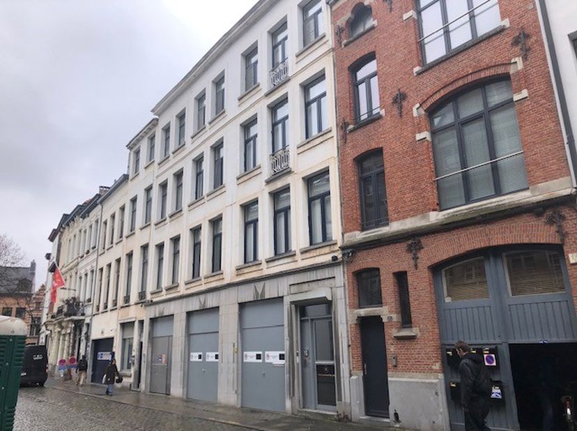 Bien professionnel à vendre
                    à 2000 Antwerpen