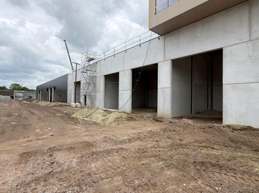 557,07m² nieuw te bouwen magazijn <br />
Ligging: op voormalige Martal site, aan N1 met vlotte verbinding naar stadsring R6 en E19<br />
<br />
Specif