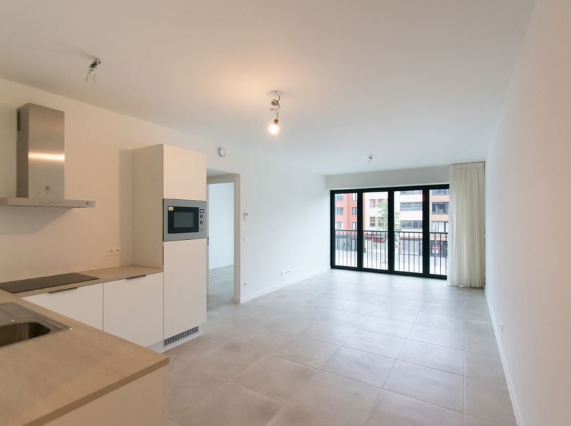 Dit nieuwbouwappartement van het project De Groene Poort geniet van een uitstekende ligging aan het Lobroekplein en het Kalverweipark, in de nieuwe dy