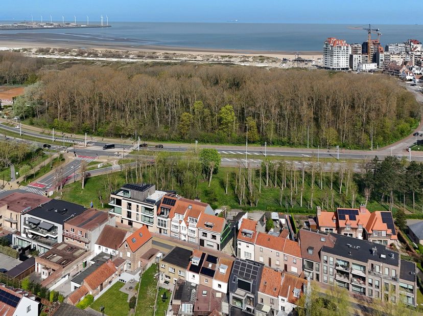 Bouwklaar perceel grond gelegen te Knokke-Duinbergen, op korte afstand van het strand en mooi gelegen tussen Knokke en Heist. Er is een geldige bouwve
