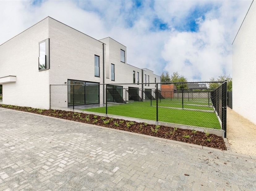 Habiter à Hof Berlaere est unique. Au total, 8 maisons BEN ont été construites avec le niveau E 20, ce qui signifie que vous ne devez pas payer de tax