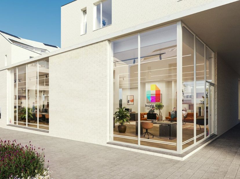 Deze gelijkvloerse CASCO kantoorruimte van 450m² is gelegen aan de voorzijde van het nieuwbouwproject "Elegant Wonen" op een boogscheut van de Grote M