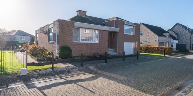 Maison à vendre à H. Harlindisstraat 37, 3680 Maaseik