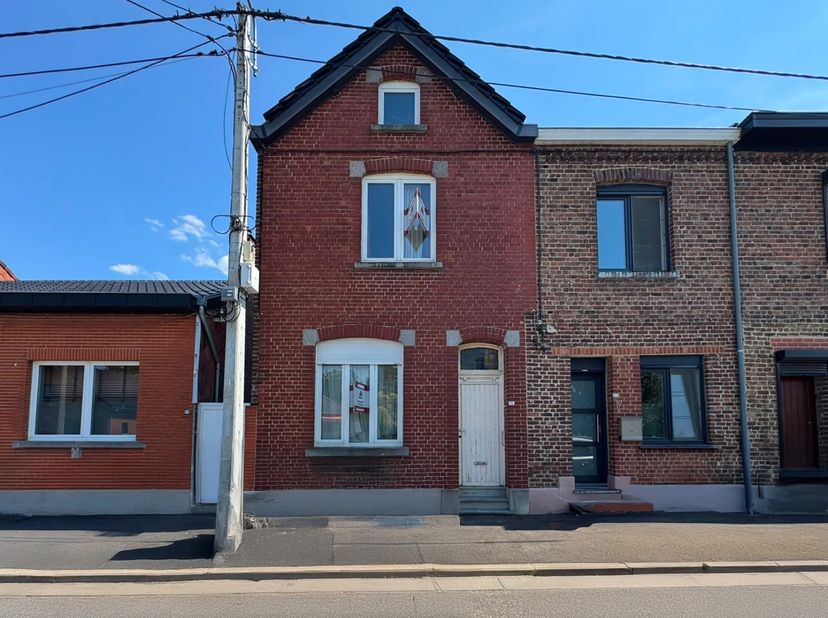 À VENDRE - Une belle opportunité pour donner vie à un projet de rénovation sur mesure et créer un logement à votre image dans un secteur recherché de