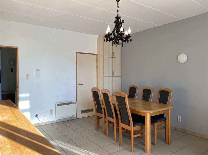 Gelijkvloers 1 slaapkamer appartement met autostaanplaats <br />
Ligging: Gelegen nabij het centrum van Geel. Op wandelafstand van alle faciliteiten (