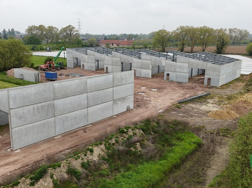 Bien professionnel à vendre
                    à 8800 Roeselare