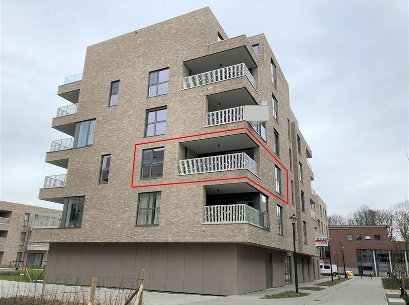 Prachtig nieuwbouwappartement met ruim terras op toplocatie in Lier!<br />
Ligging: Dit nieuwbouwappartement is rustig gelegen tussen de stadsvesten e