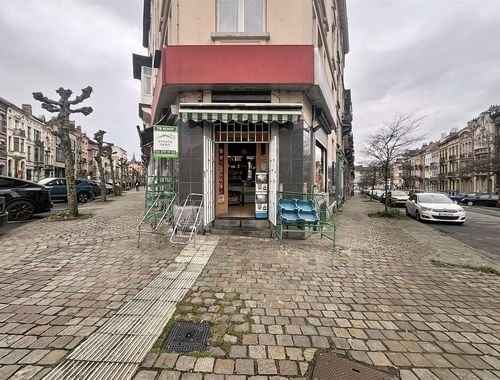                                         Commercieel Gebouw te koop in Schaarbeek, € 220.000
