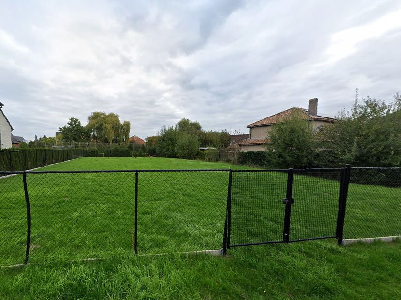 TERRAIN A BÂTIR<br />
<br />
Vous êtes à la recherche de l’emplacement idéal pour construire la maison de vos rêves ? Ce terrain à bâtir destiné à une