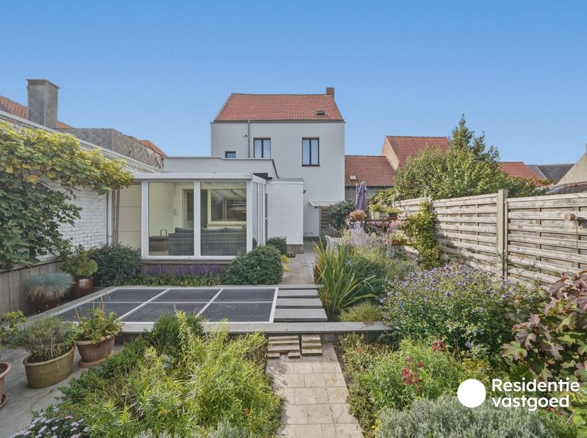 Huis te koop in Zandvoordedorpstraat 4,
                    8400 Oostende