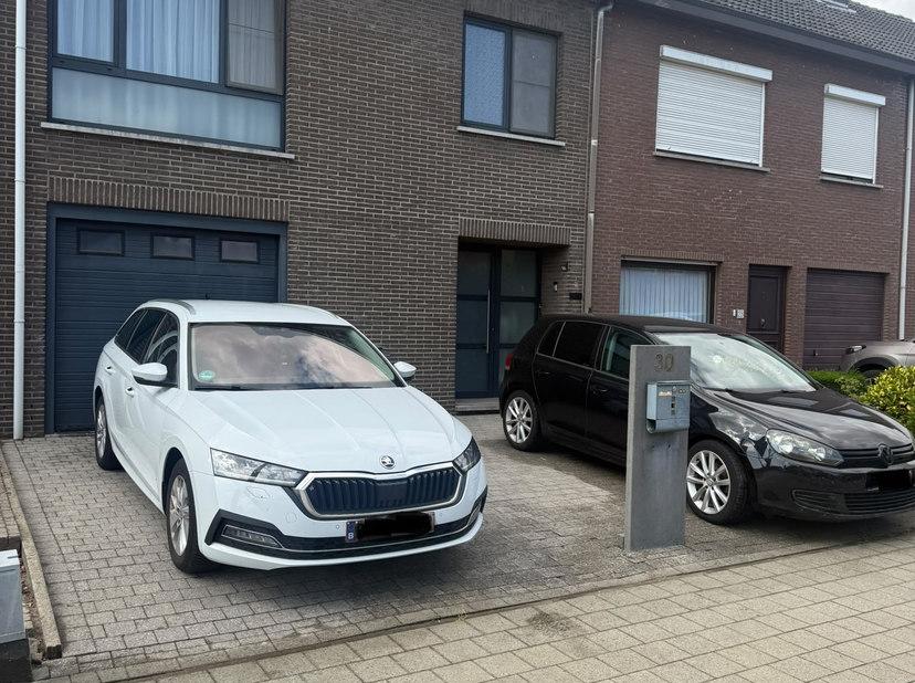 Instapklare gezinswoning met garage en zonnige tuin in Oud-Turnhout<br />
<br />
Op zoek naar een instapklare gezinswoning op een rustige, kindvriende