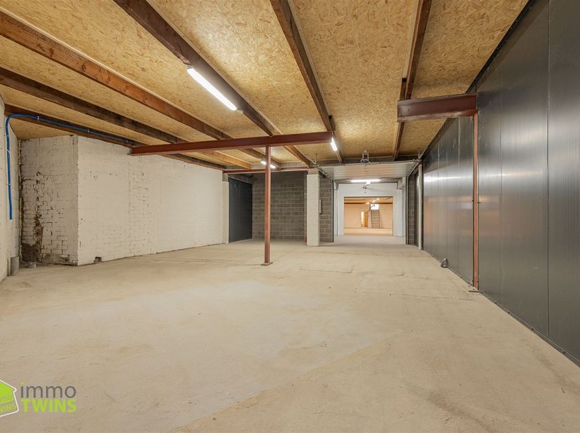Te huur - vernieuwde KMO unit te Grembergen (Dendermonde)<br />
Bent u als ondernemer op zoek naar een KMO-Unit met uitstekende bereikbaarheid, verzo