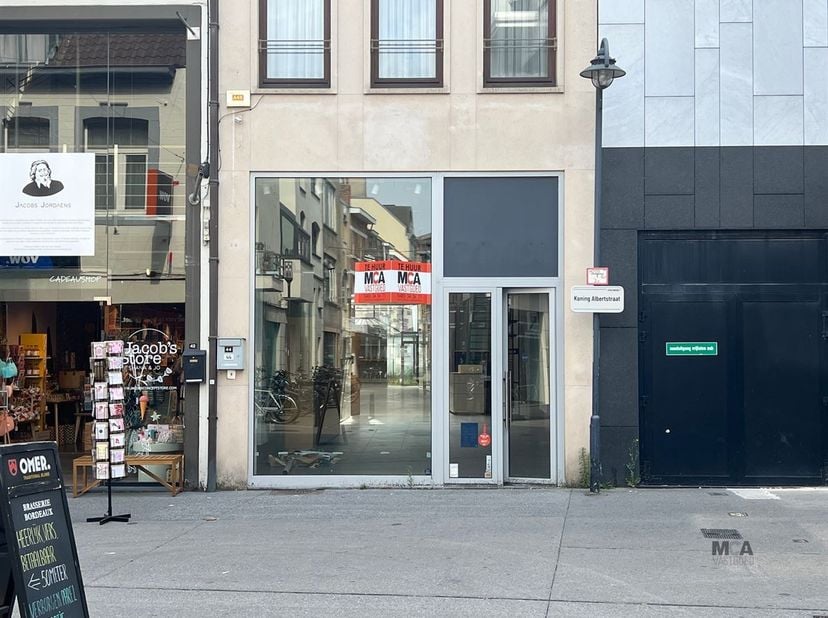 Bien professionnel à louer
                    à 3500 Hasselt