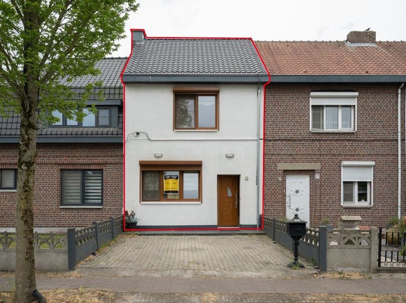 RESIDENTIEEL GELEGEN EENGEZINSWONING (GESLOTEN BEBOUWING)  <br />
  <br />
Omschrijving:  <br />
STAD GENK - achtste afdeling   <br />
Een woonhuis me