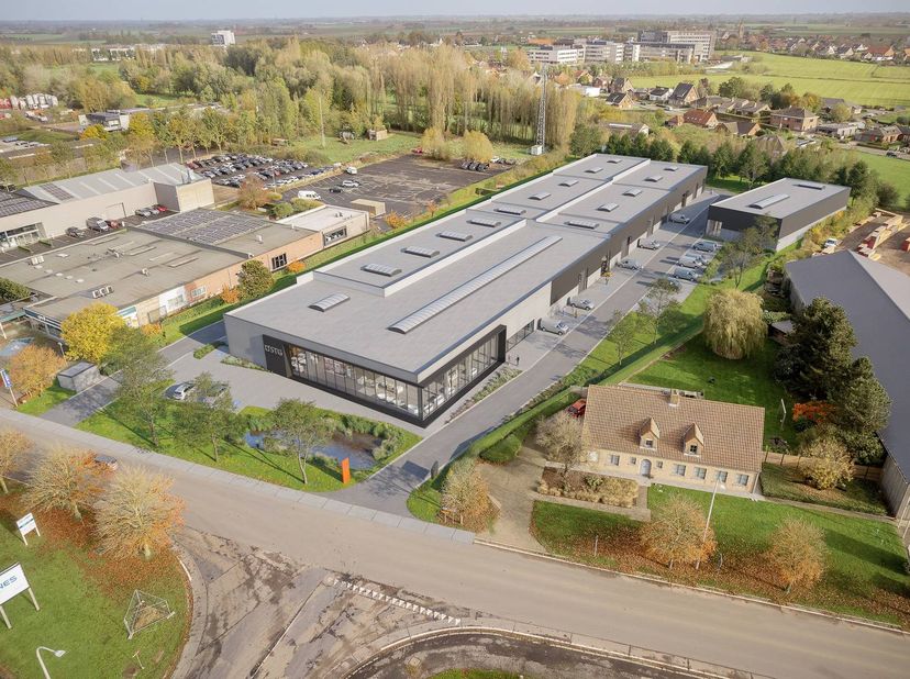 Nieuwbouw KMO-unit van ca. 653 m² te koop in Bedrijvenpark Irene te Ieper.<br />
<br />
Voorzieningen: <br />
- 9 parkeerplaatsen<br />
- Lichtstraat<