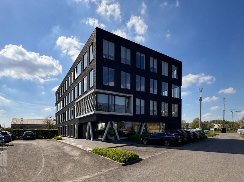 Bedrijfsvastgoed te huur in Kruiskouter 1,
                    1730 Asse