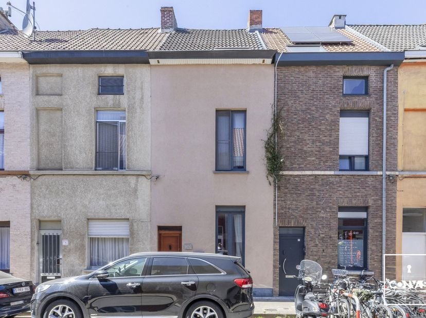 Deze gezellige stadswoning in de Haverstraat is een interessante plek voor wie graag in Gent woont en op zoek is naar een woning met een praktische in