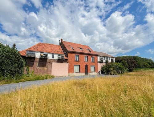                                         Hoeve te koop in Oosterzele, € 465.000
