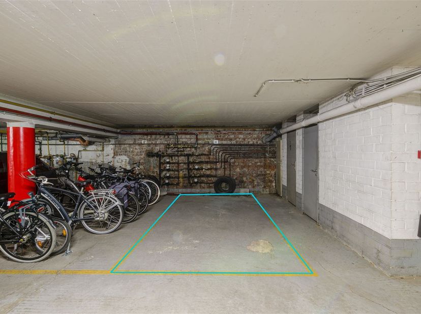 Garage à vendre
                    à 2500 Lier