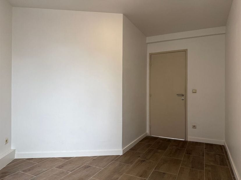 Gezellig appartement in hartje Mechelen<br />
Op de Bruul 116 te Mechelen bevindt zich dit gezellig appartement op de derde verdieping. Het appartemen